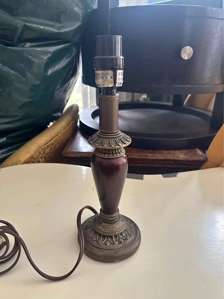 Vintage style table lamp