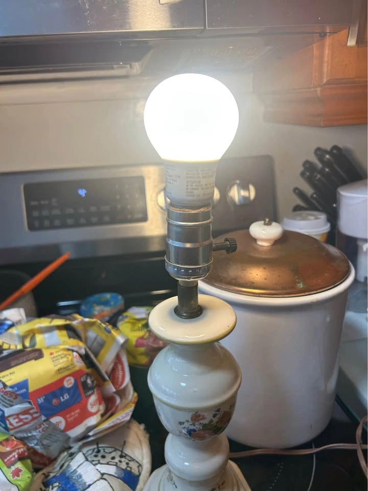 1950-1970s Vintage Ceramic Floral Table Lamp - photo 3