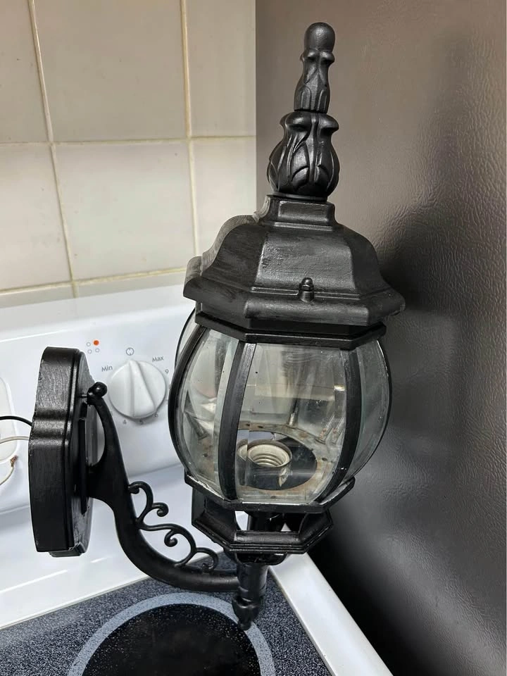 Working Large Octagon Cast Iron Outdoor Lantern - photo 4