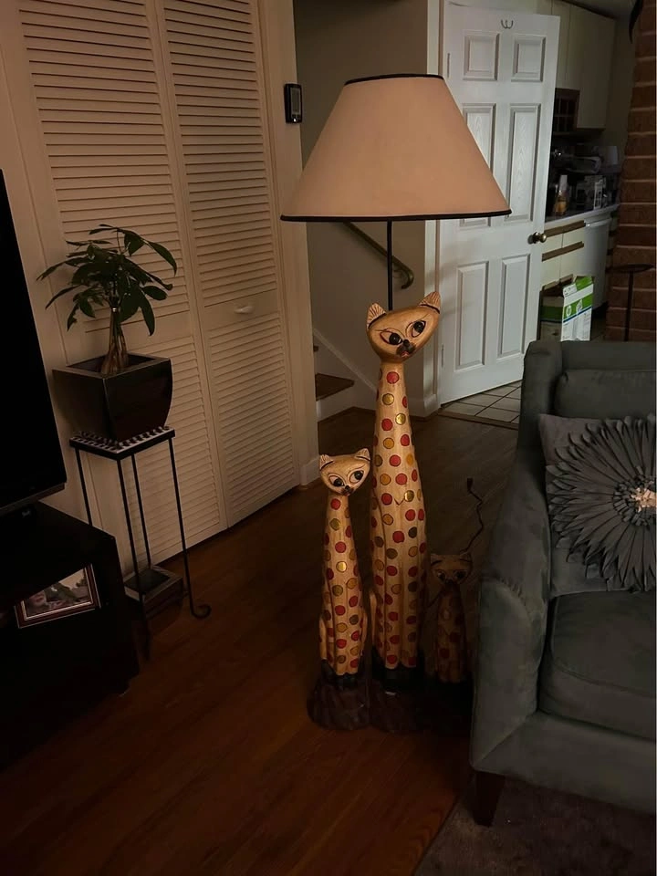 Hand Carved Wooden Cat/Leopard Lamp for Kids Room, Cafe, Library - photo 3