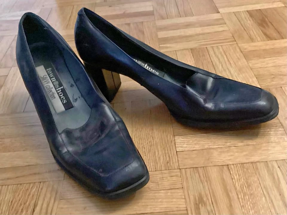 Black ladies Leather Shoes
