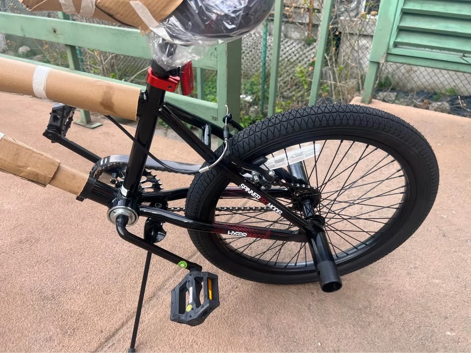 NEW Hyper Bicycles 20 inch Boy's Spinner BMX Bike Black - photo 4