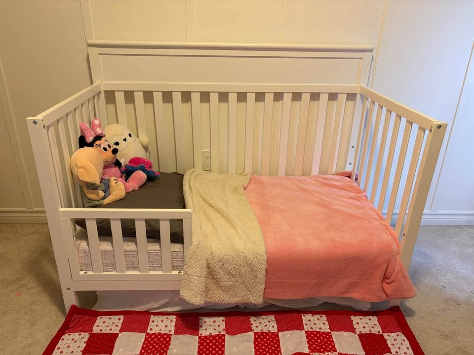 Storkcraft Bayview Convertible Crib - photo 2