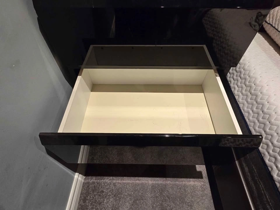 Vintage Postmodern Black Lacquer End Tables (Pair) - photo 2
