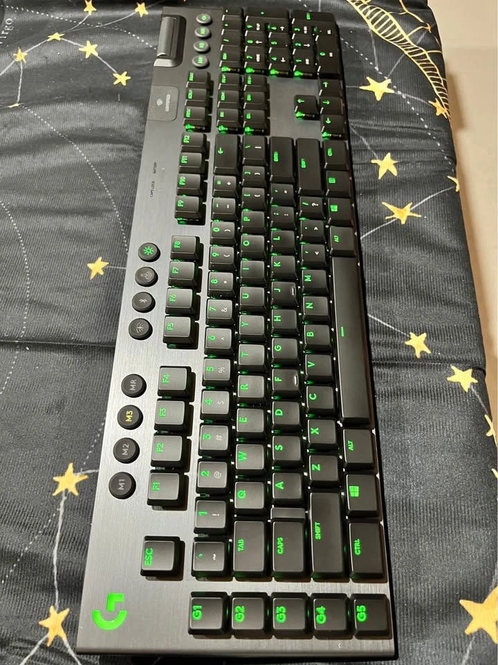 Logitech G915 LIGHTSPEED RGB Mechanical Gaming Keyboard - photo 3