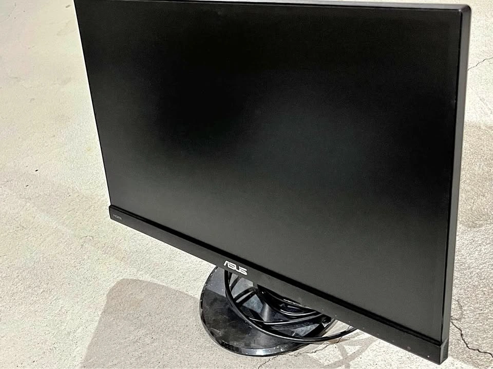 ASUS 23.9" IPS Monitor (VP239H-P) - Great Condition