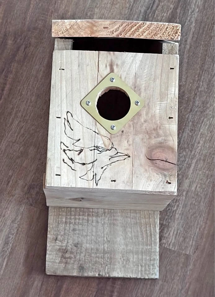 Cedar Bird House, handmade & wood burned with Bluejay - photo 2