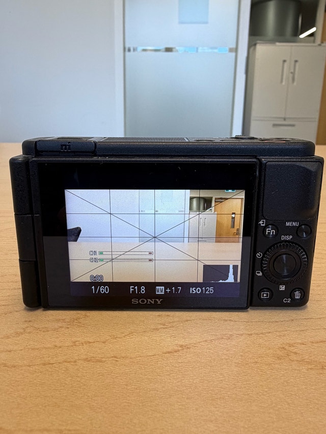 Sony ZV-1 Vlogging Camera – Great Condition – Ready to Use - photo 5