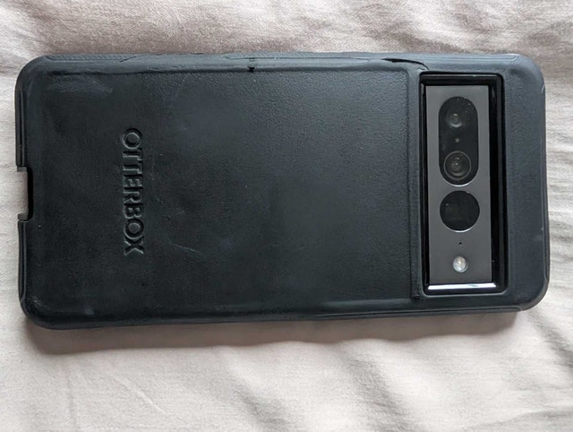 Pixel 7 Pro with OtterBox | 128 gig | Obsidian - photo 2