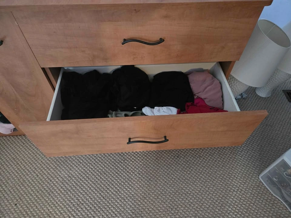 Dresser and two night stands - photo 4