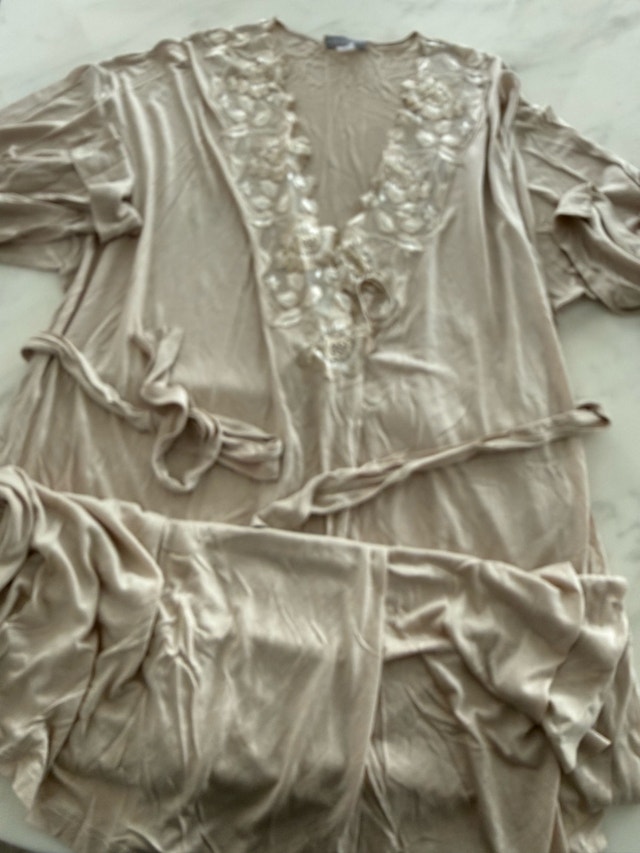 Anisette Robe