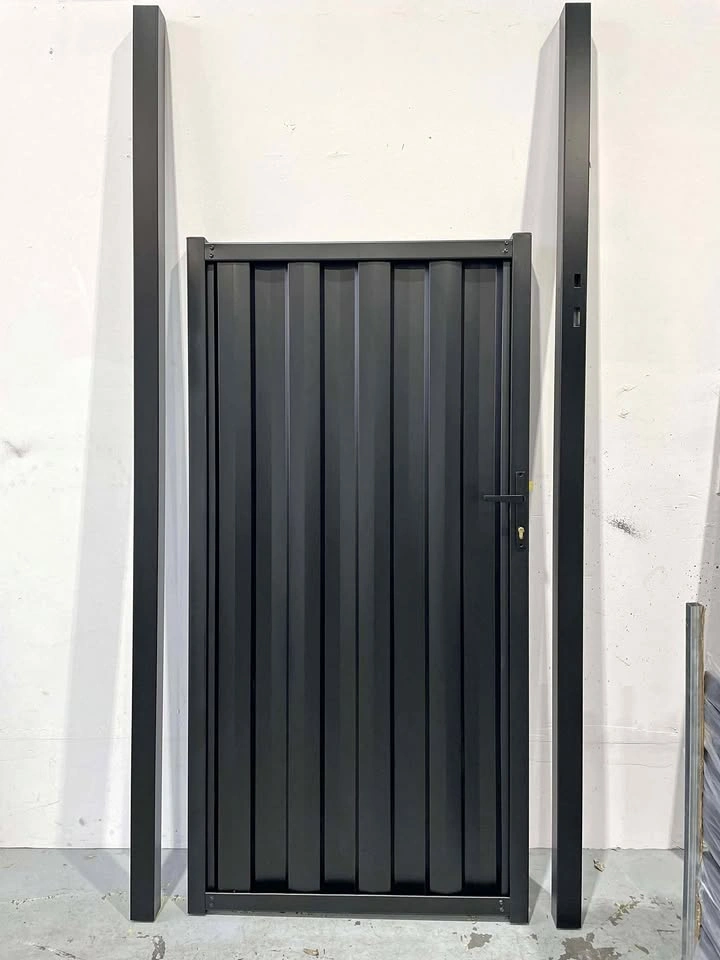 Black Powder-Coated Galvanized Metal Gate