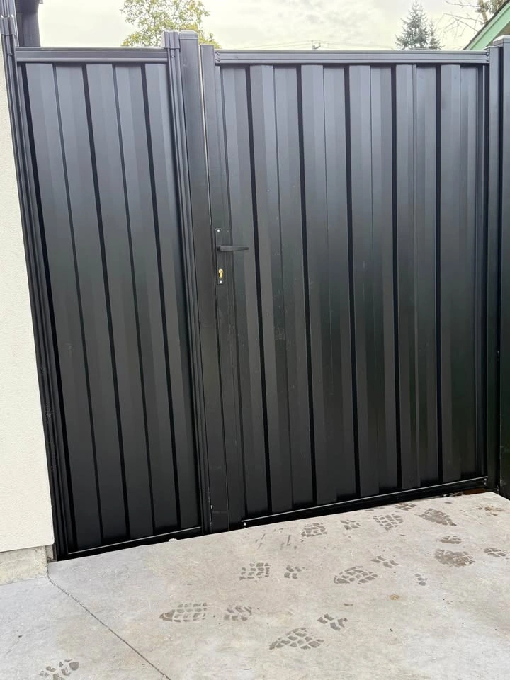 Black Powder-Coated Galvanized Metal Gate - photo 3