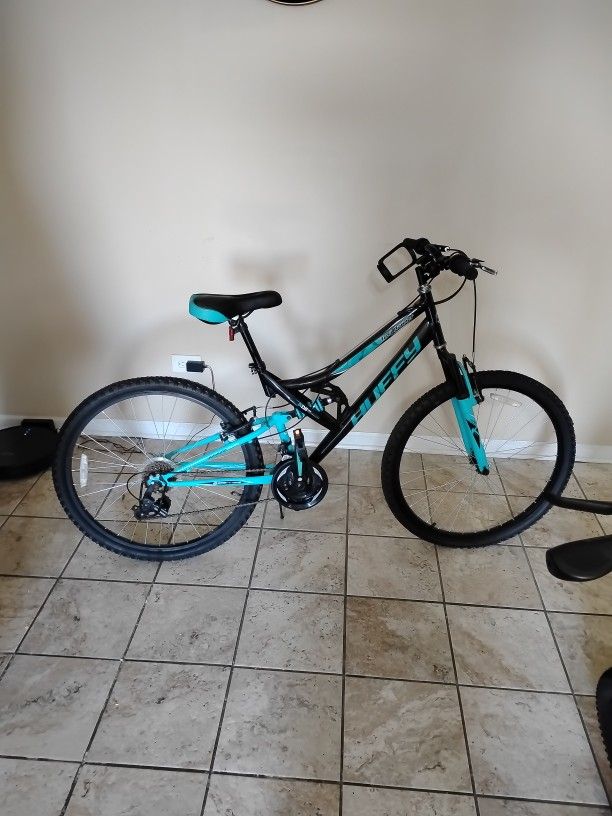 Huffy Mountain Bike 21 Speed Trail Runner