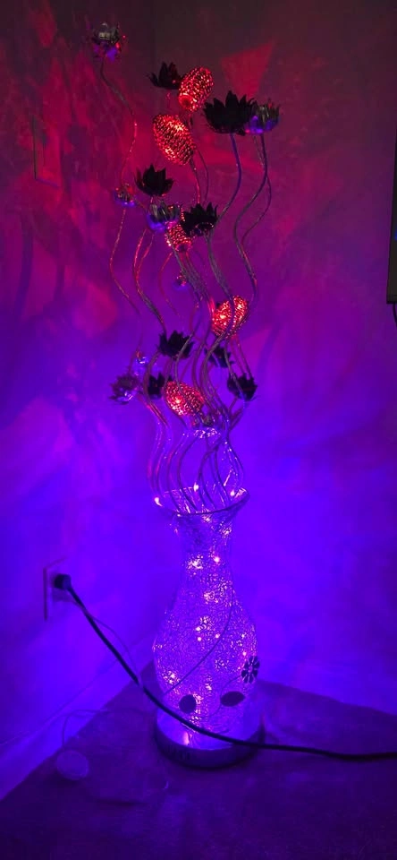 Modern Silver Aluminum Metal Vase Flower Design Standing Light - photo 3