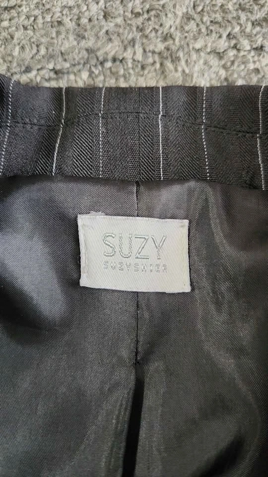 Suzy Shier Black Pinstripe Blazer - Size Small - photo 4