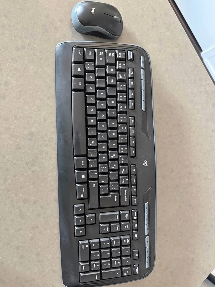 Logitech AZERTY Keyboard and Mouse Combo