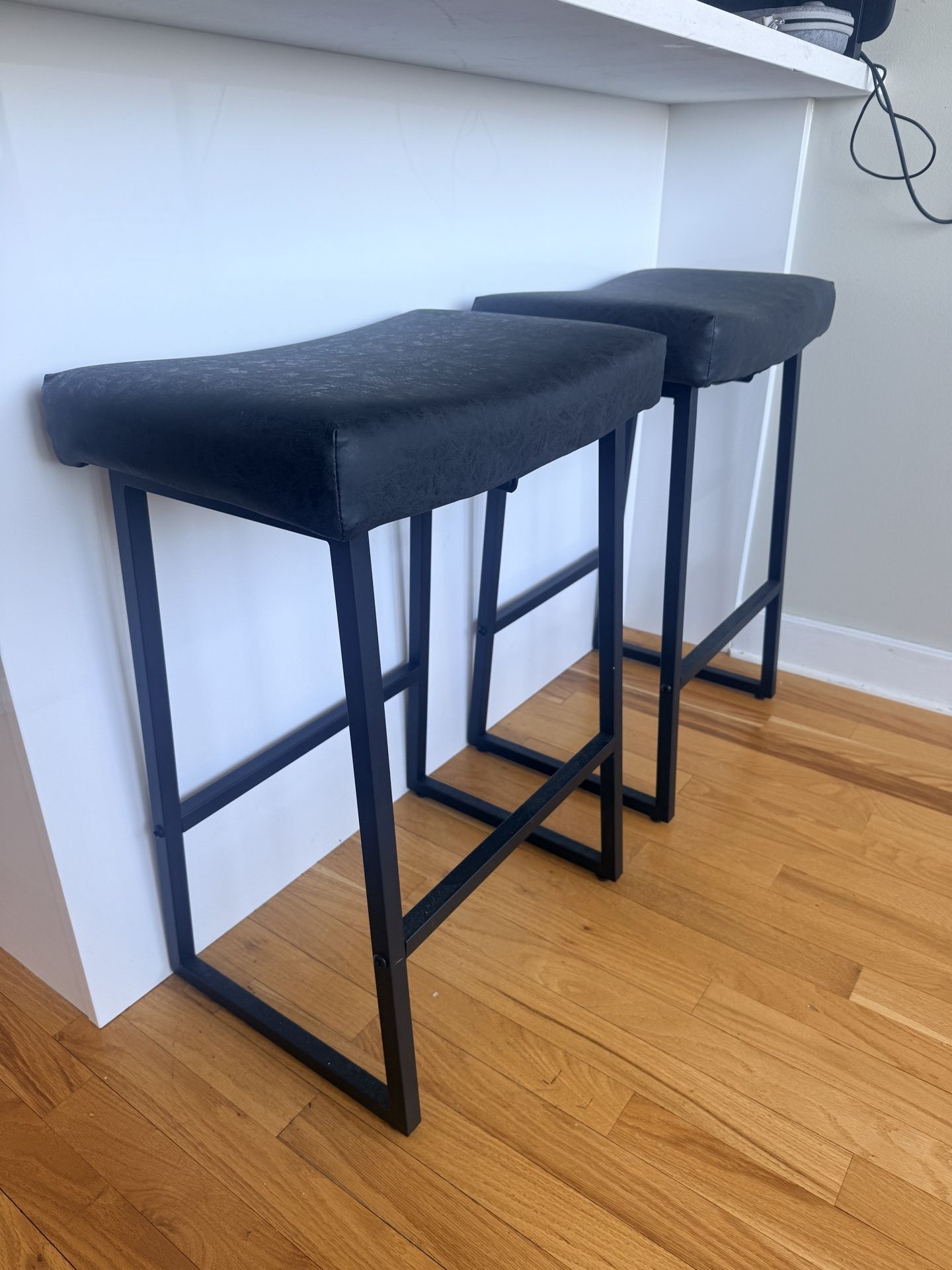 Antisha 24" Counter Stools (Set of 2) - Black Faux Leather - photo 2