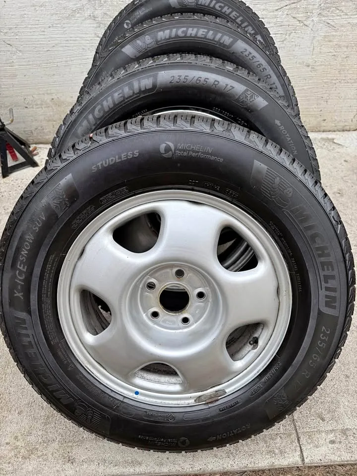 Honda CRV Winter Package 235 65 17 thumbnail