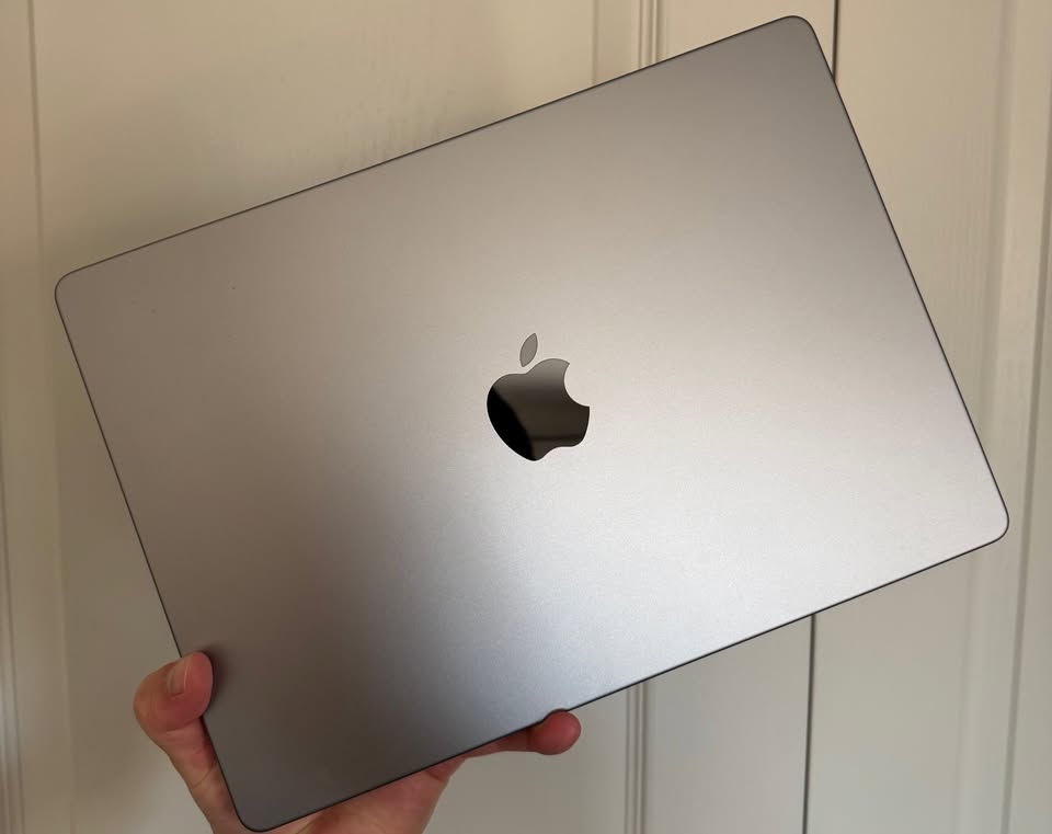 Apple MacBook Pro 14” - M2 Pro, 16GB RAM, 512GB SSD - photo 2