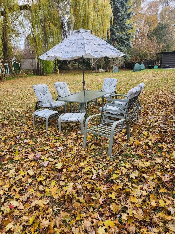 Patio Table and Chairs - photo 2