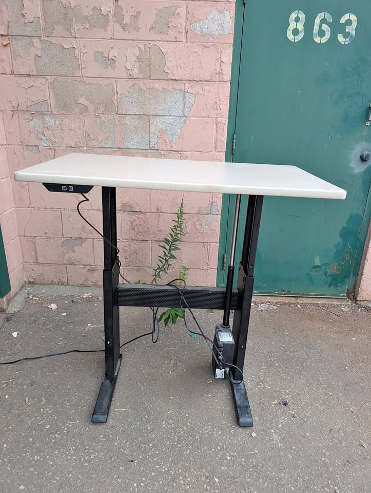 Electric Height Adjustable Standing Desk