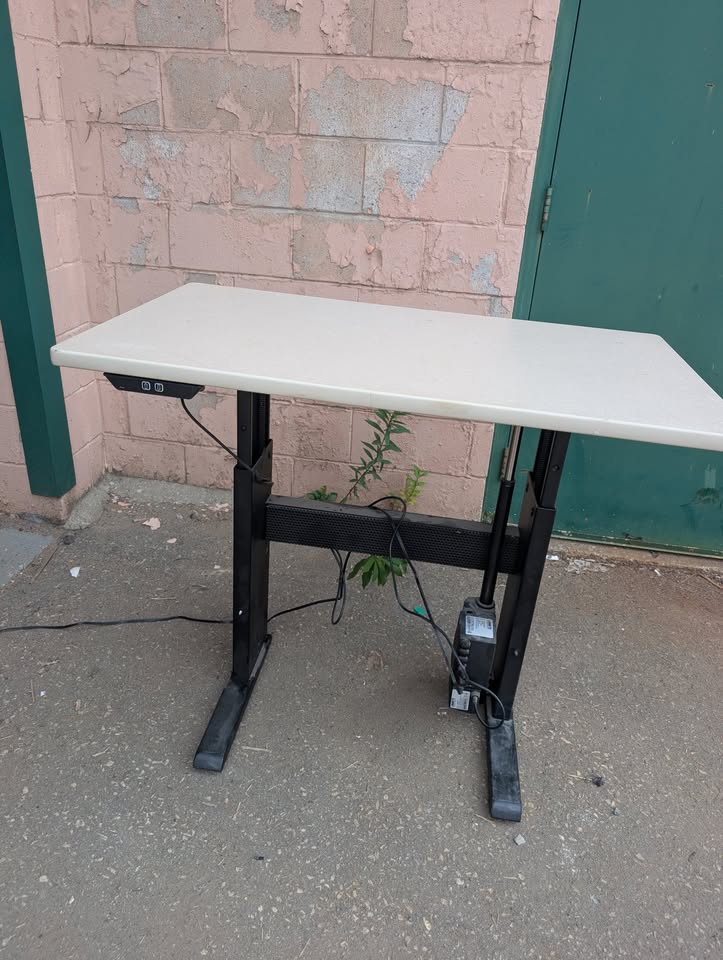 Electric Height Adjustable Standing Desk - photo 3