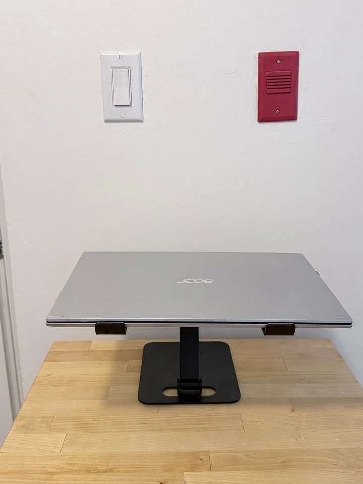 ADJUSTABLE LAPTOP STAND! - photo 3