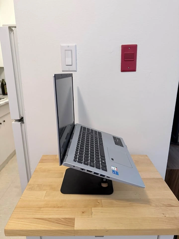ADJUSTABLE LAPTOP STAND! - photo 5
