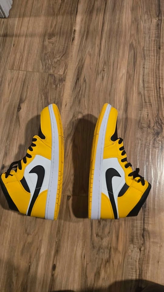 Jordan 1s - photo 2
