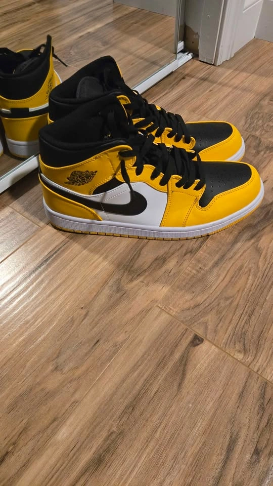 Jordan 1s - photo 5