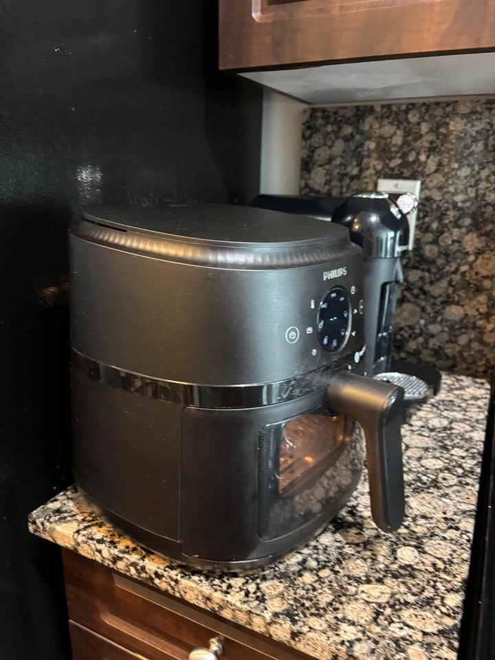 Phillips Air Fryer - photo 2