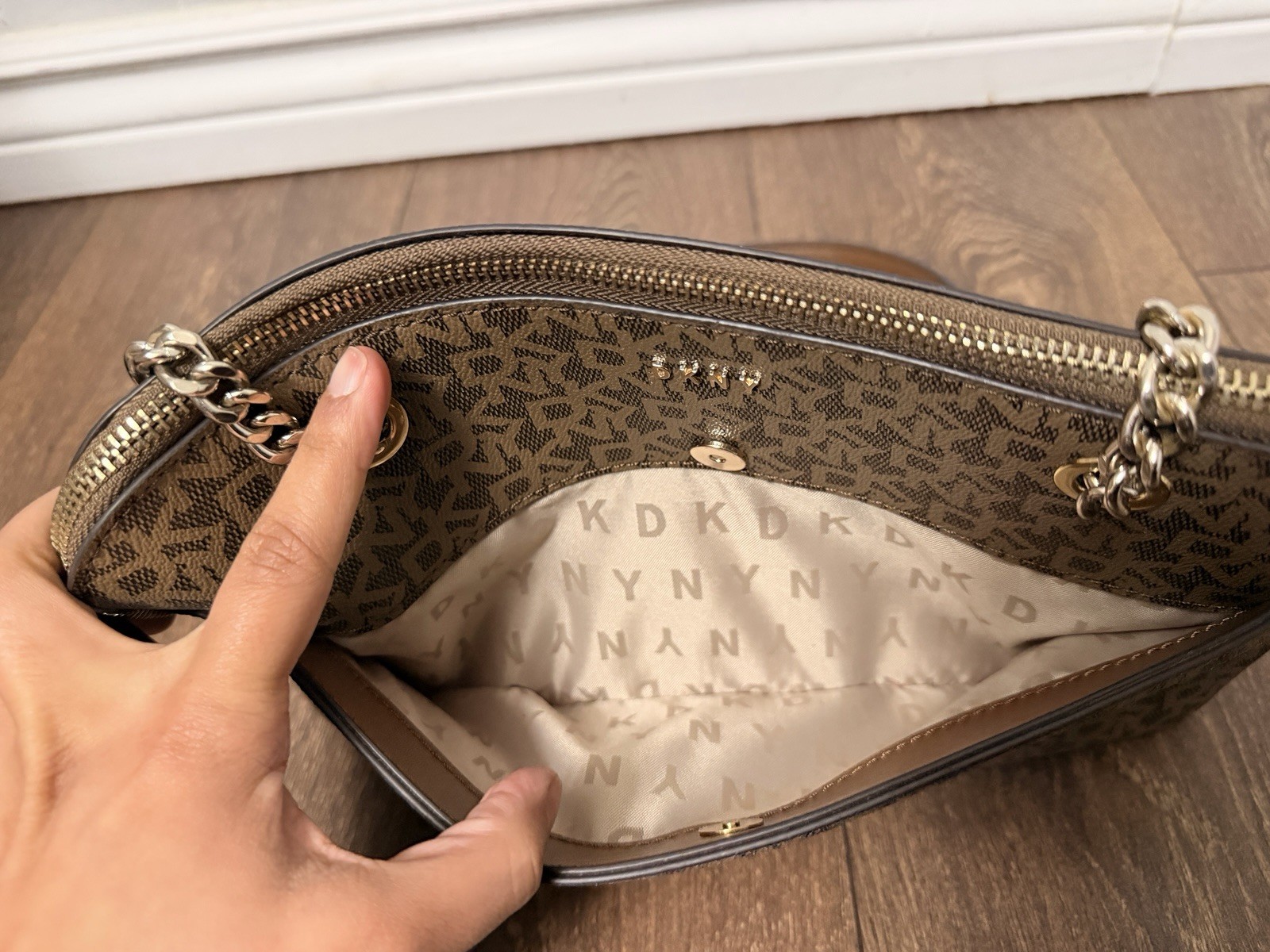 DKNY Bryant Park Medium Shoulder Bag Brown/Beige - photo 4