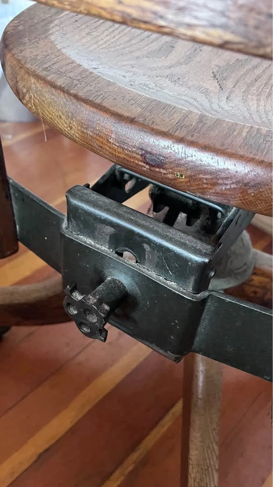 Antique Oak Adjustable Office Chair – Gibson Guelph Canada (c.19 - photo 5