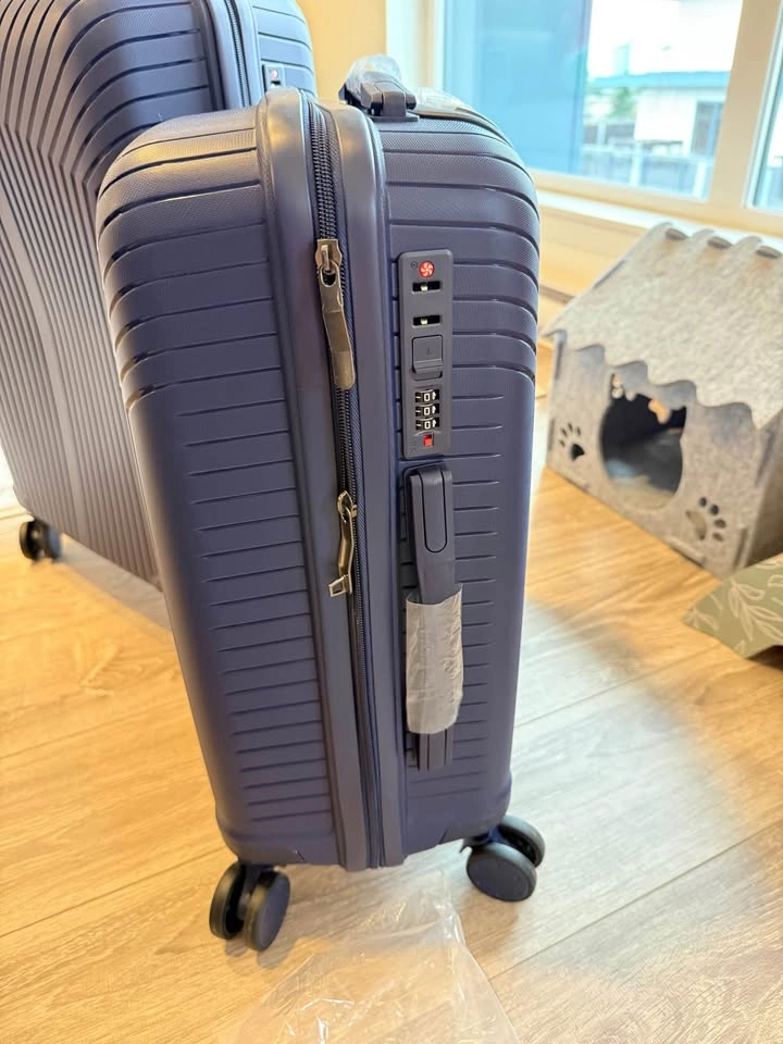 Navy Blue Hard Shell Luggage Spinner Wheels - photo 3