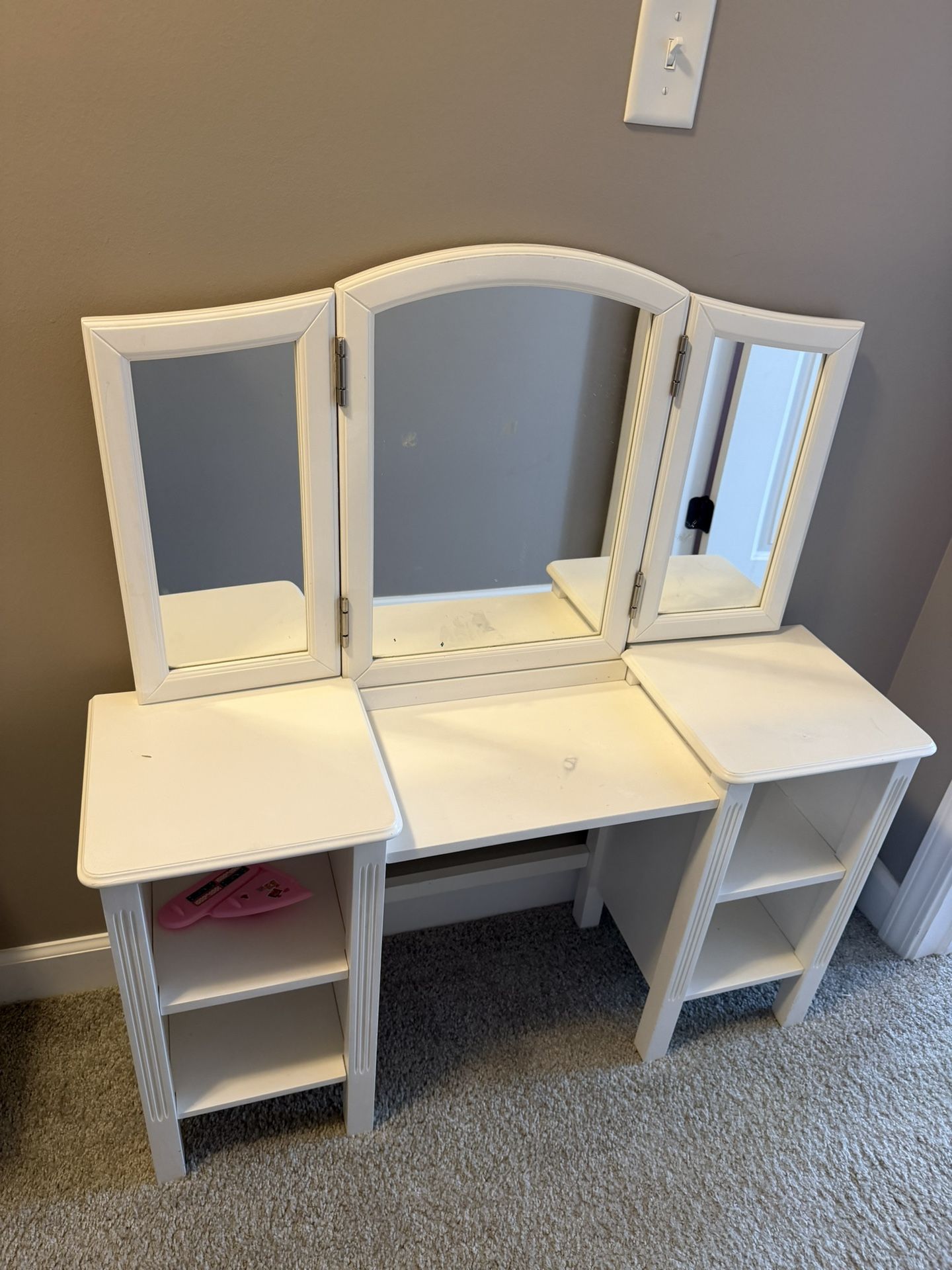 Pottery Barn Kids Vanity - photo 2