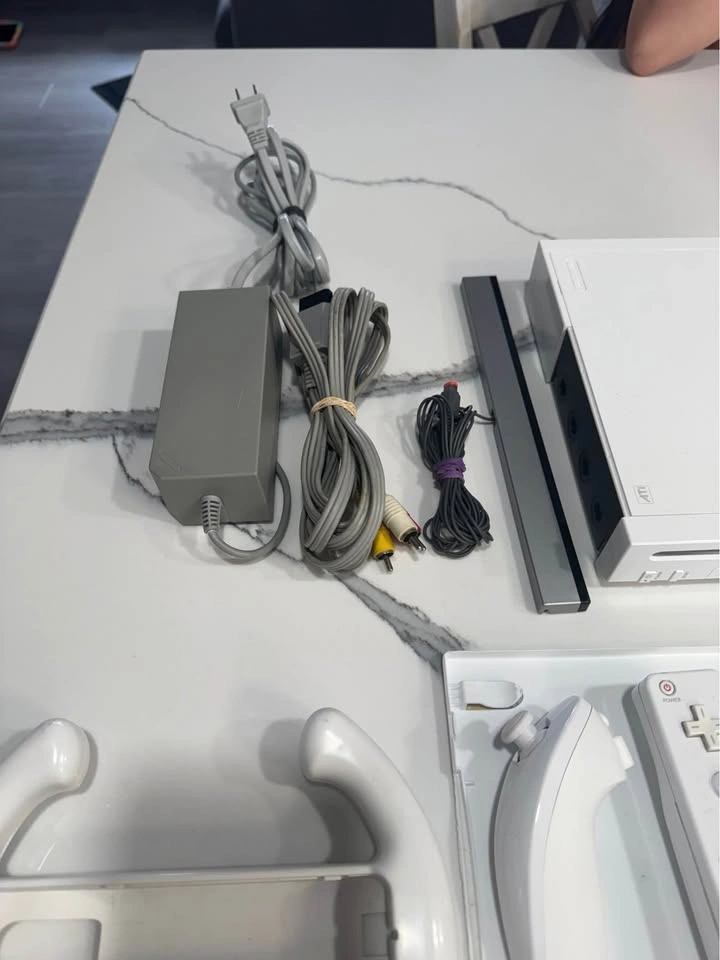 Nintendo Wii Bundle with Mario Kart - photo 5
