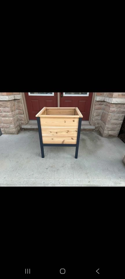 Custom Cedar & Pine Planter Box - photo 2