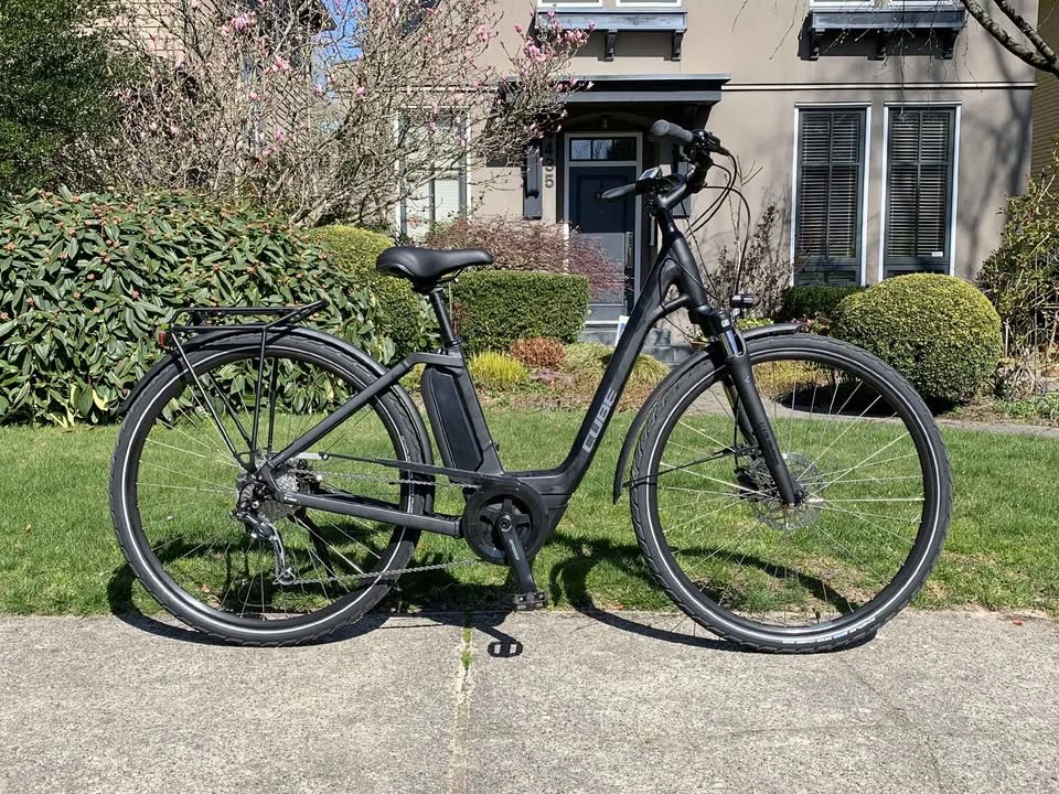 2023 Cube Town Sport Hybrid ONE E-Bike (Bosch) - Low Mileage