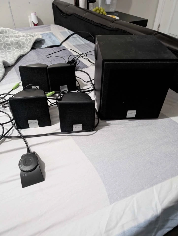 Sony Wega 50 Inch TV & Creative Labs Inspire 4.1 Speakers - photo 3