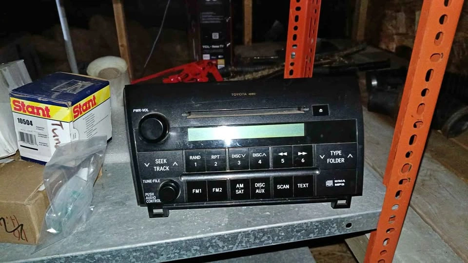 2010 Toyota Tundra Stock Radio