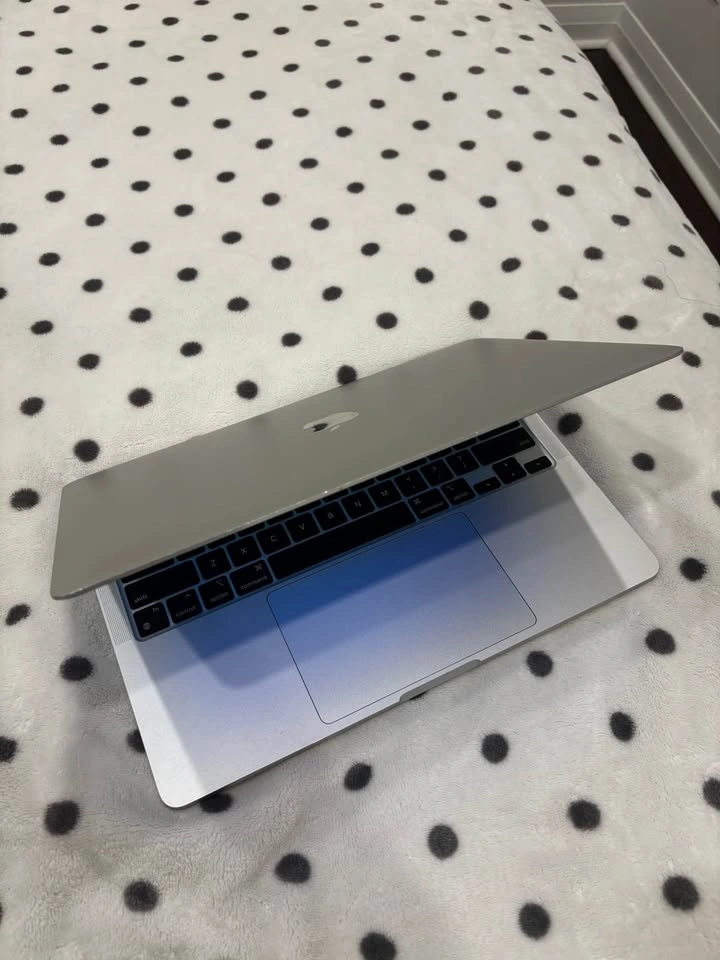 MacBook Pro 13-inch (2020) M1 8GB RAM 256GB SSD Touch Bar - photo 5