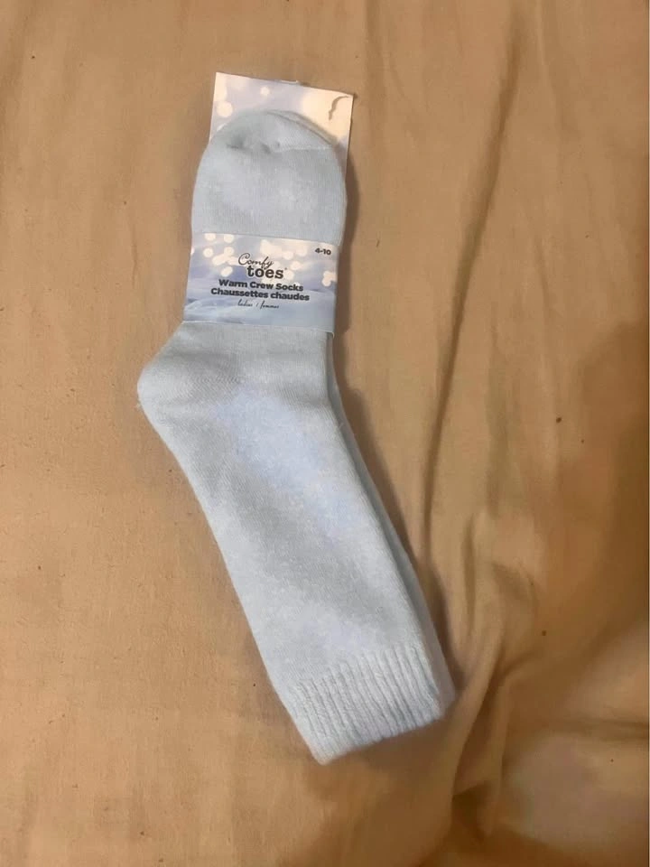 NEW Light Blue Socks (4-10yr)