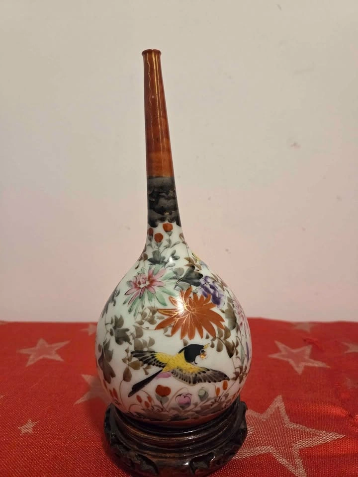 Antique Japanese Kutani Bottle - Porcelain Hand Painted, 8.5" - photo 3