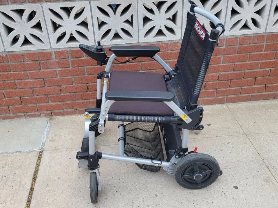 Journey Zoomer Lightweight Folding Power Chair - photo 4