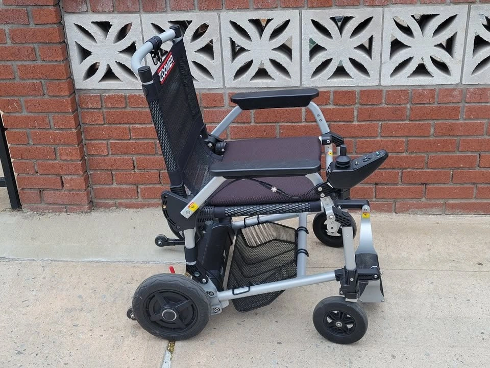 Journey Zoomer Lightweight Folding Power Chair - photo 5