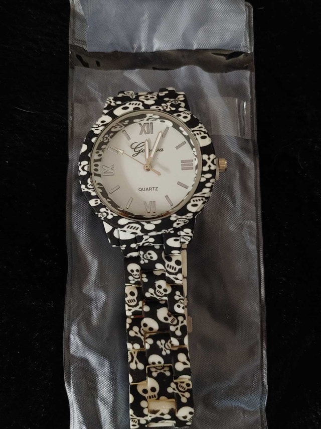 Geneva Gothic Skull Print Quartz Watch
