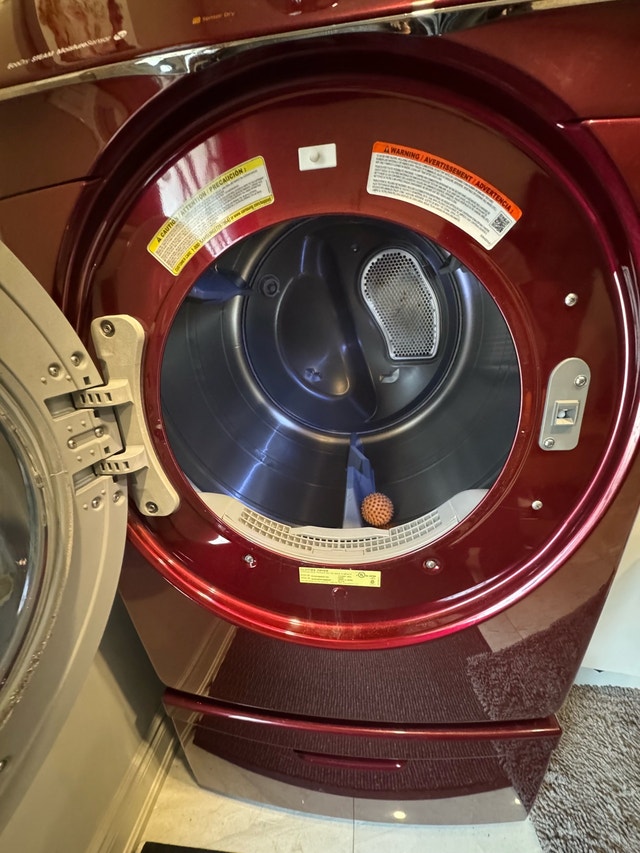 Samsung Merlot Red Washer & Dryer Set w/ Pedestals - photo 4