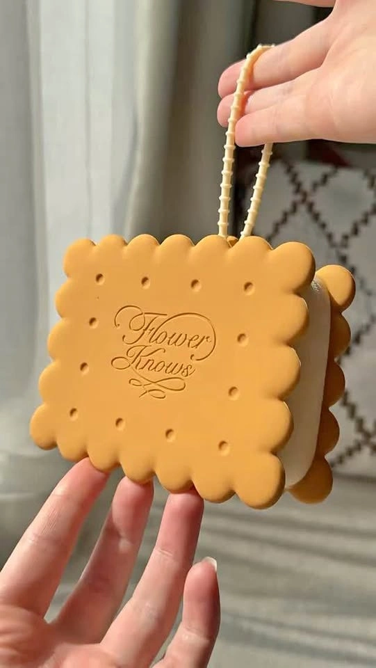 Flower Knows Sweetie Bear Mini Cookie Silicone Pouch