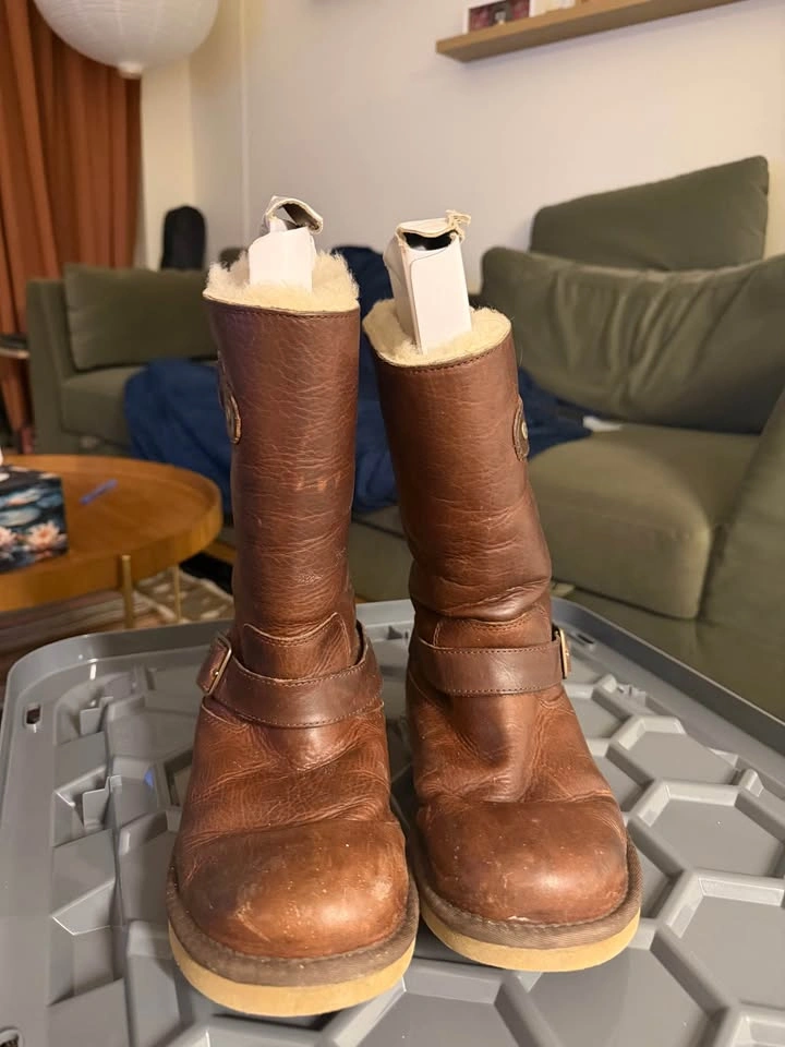UGG Kensington Tall Leather Boots – Brown, Size 7 - photo 4